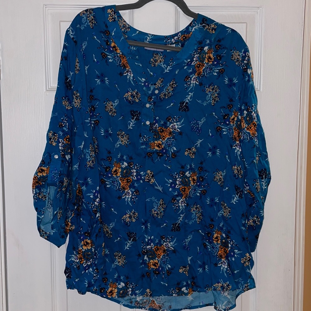 Floral pattern blouse-Laura Scott-2x